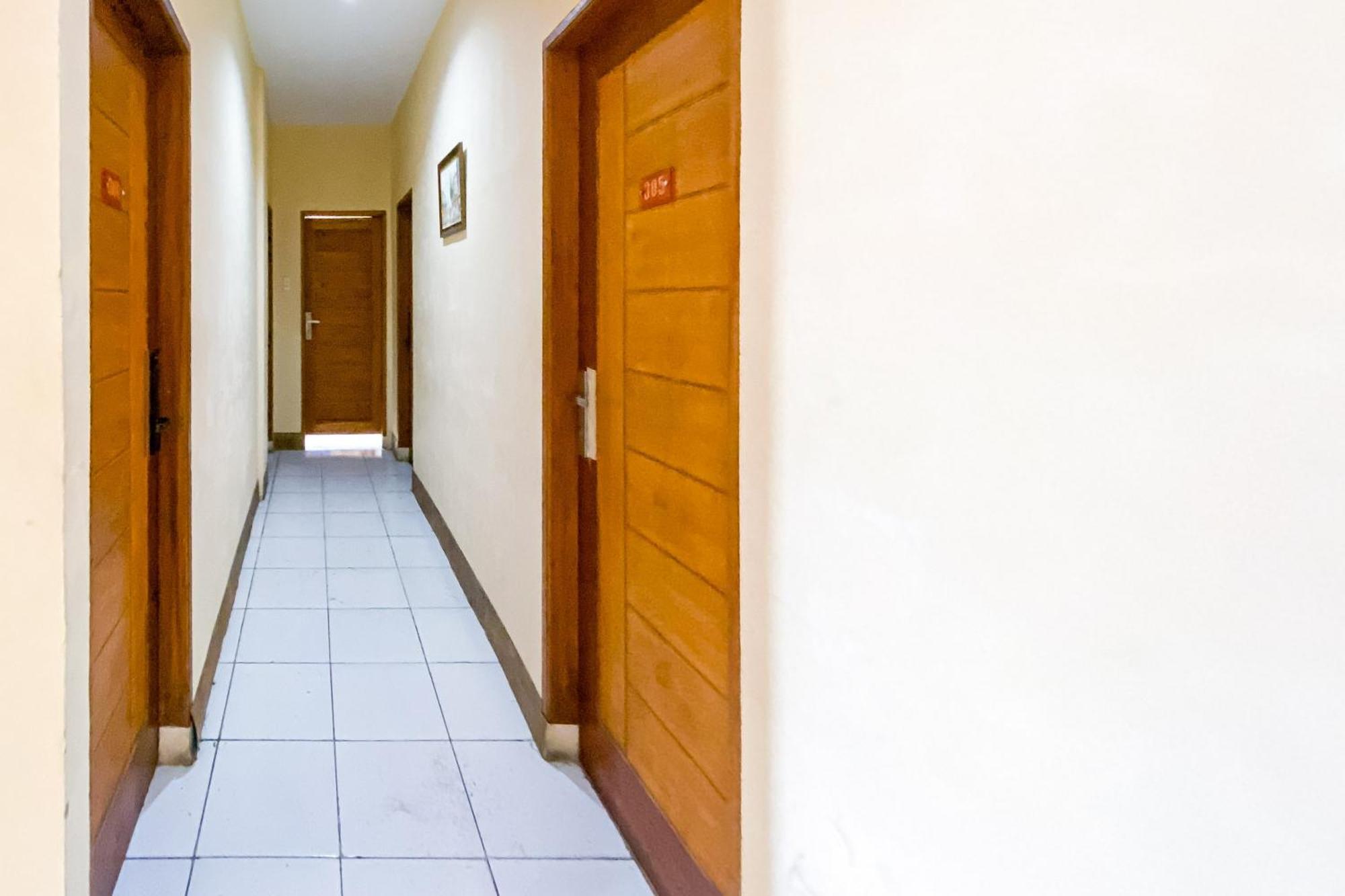 Hotel Reddoorz At Sentosa Jaya Helvetia Medan Exterior foto
